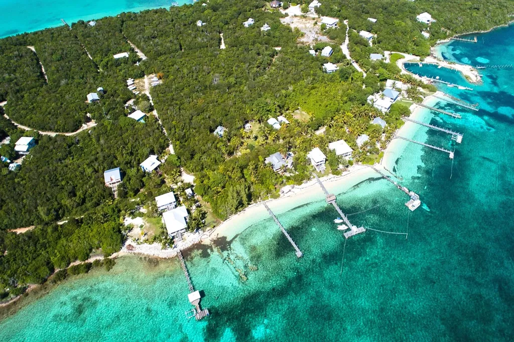 East Breeze, Lot 123 Abaco BS