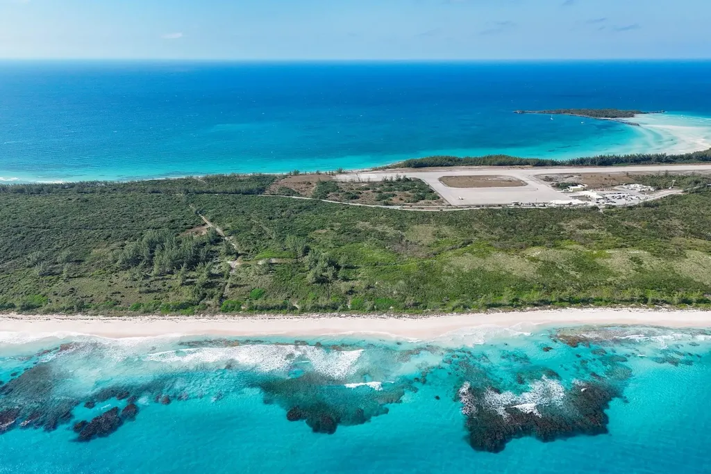 Jhade Beach Eleuthera BS