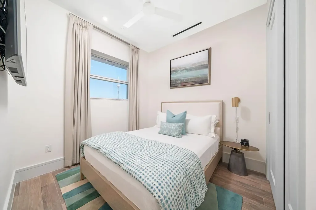 4 Marina Way New Providence Paradise Island BS