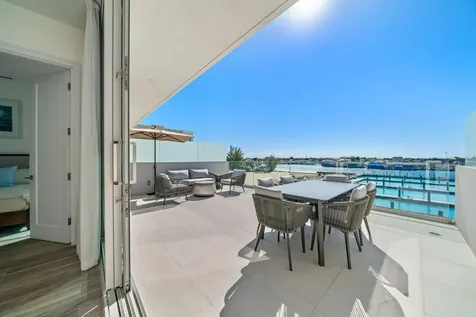 4 Marina Way New Providence Paradise Island BS