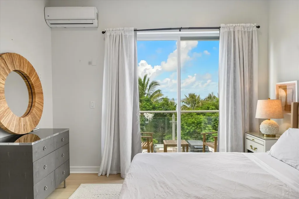 14 Miramar West New Providence Paradise Island BS