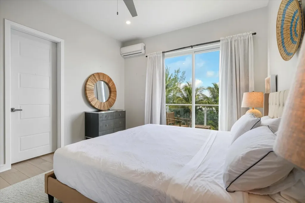 14 Miramar West New Providence Paradise Island BS