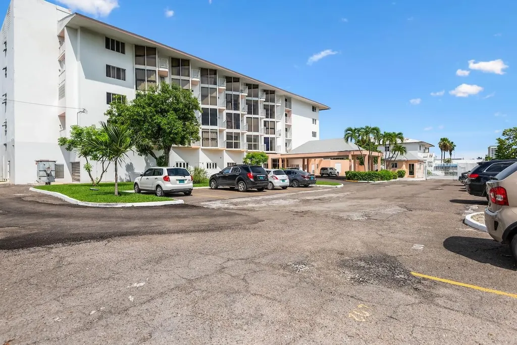 Unit 301 Pilot House New Providence Paradise Island BS