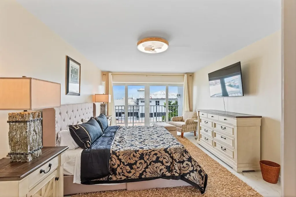 Unit 301 Pilot House New Providence Paradise Island BS