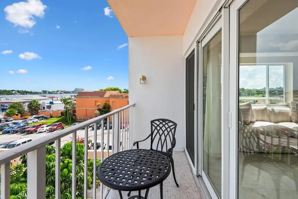 Unit 301 Pilot House New Providence Paradise Island BS