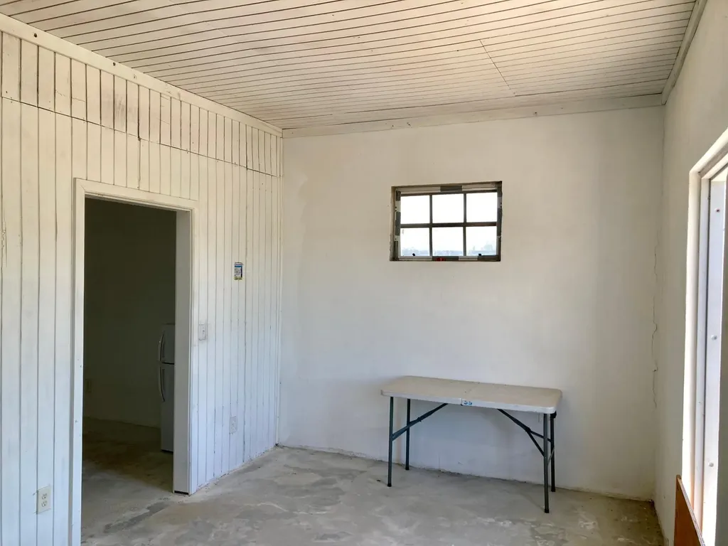 Gregory Town Commercial Center, Eleuthera Eleuthera BS