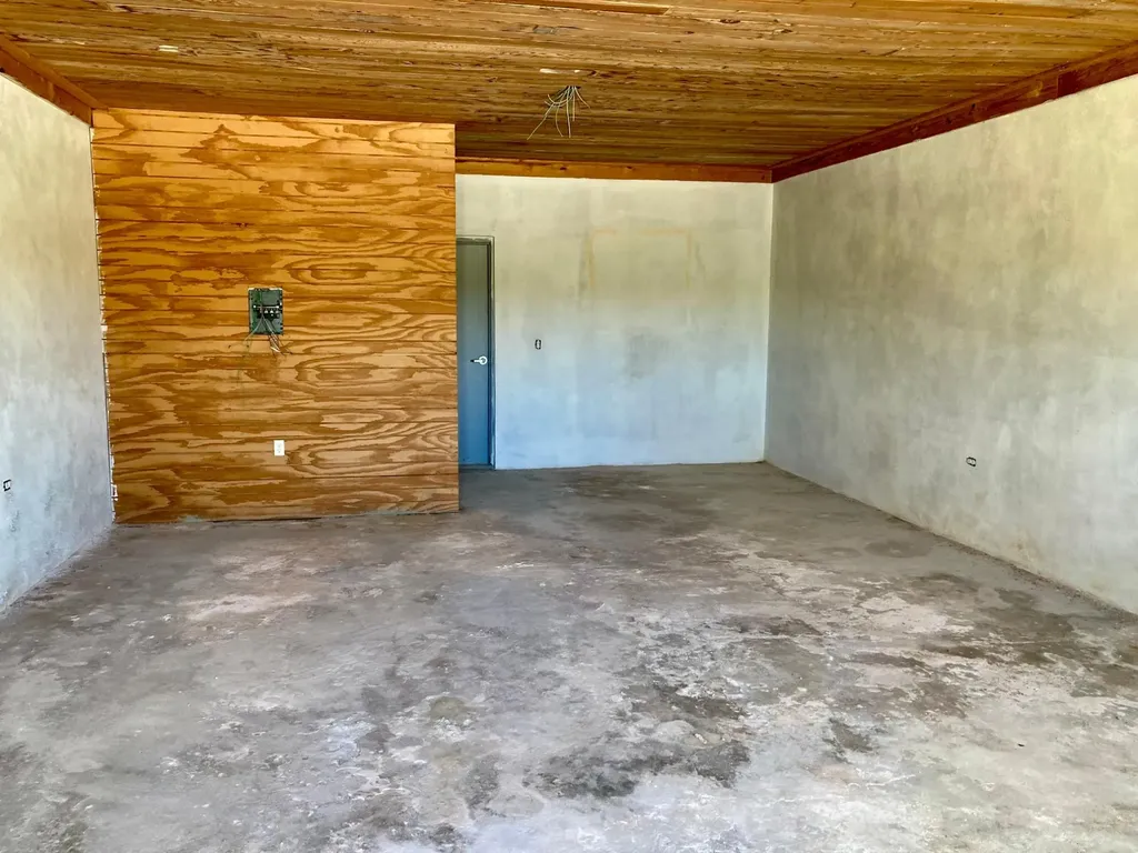 Gregory Town Commercial Center, Eleuthera Eleuthera BS