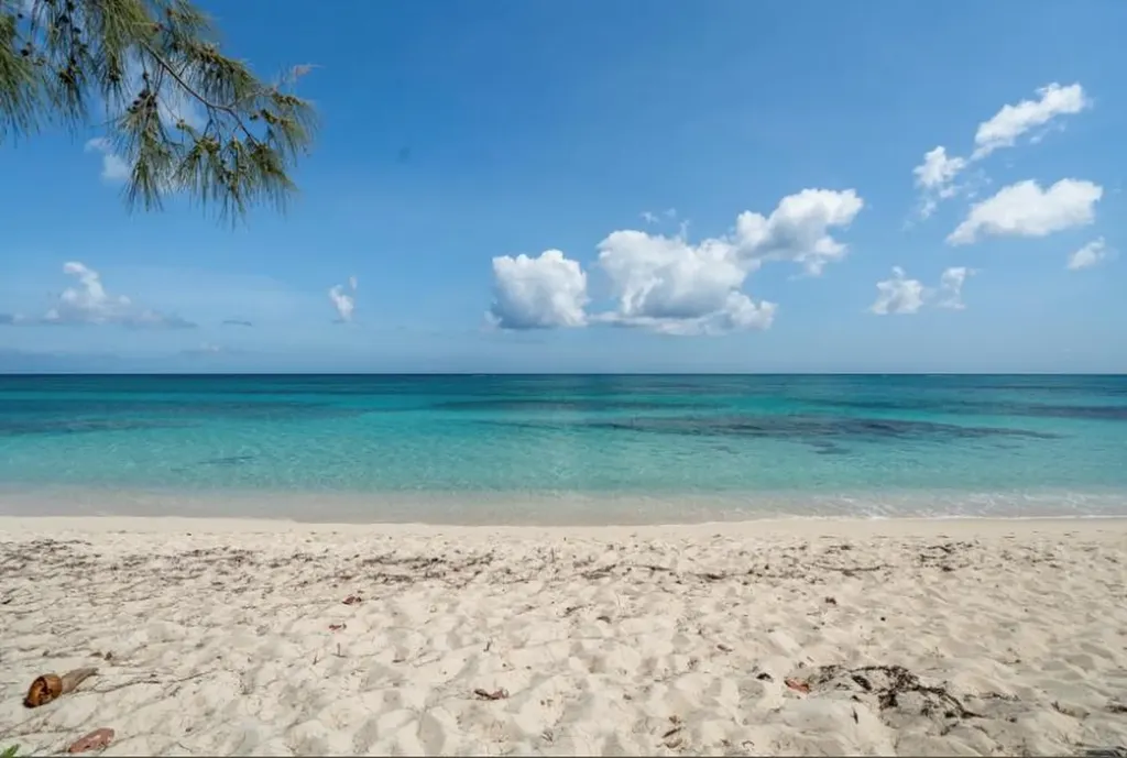 West Bay Street 912 New Providence Paradise Island BS