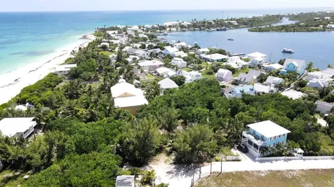 2 Hope Town Lighthouse Abaco BS