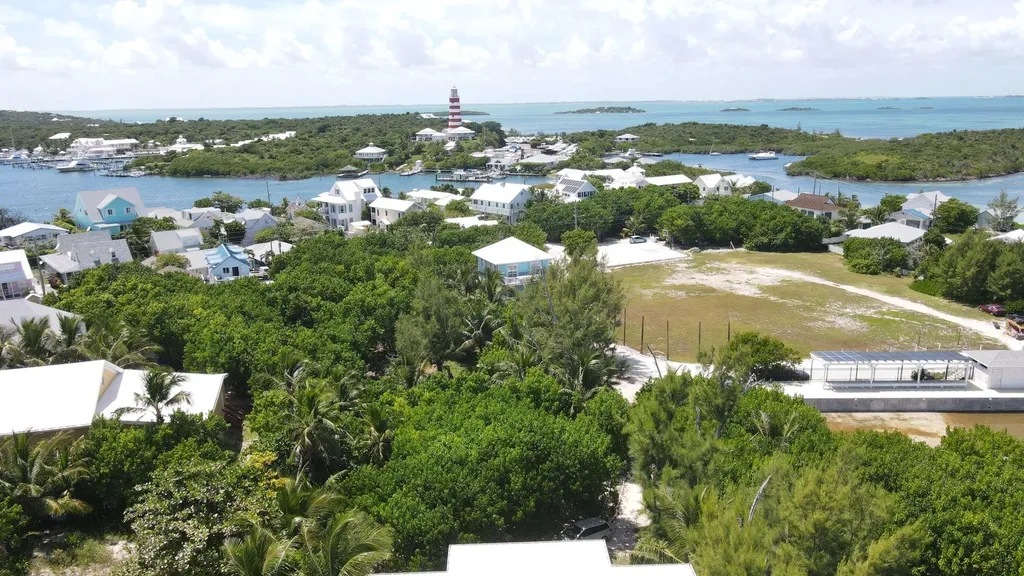 1 Hope Town Lighthouse Abaco BS