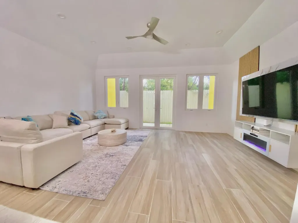 Dunmore Court New Providence Paradise Island BS