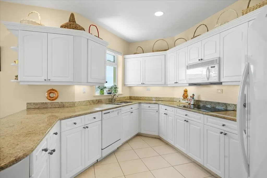 Penthouse 7 Bayroc New Providence Paradise Island BS