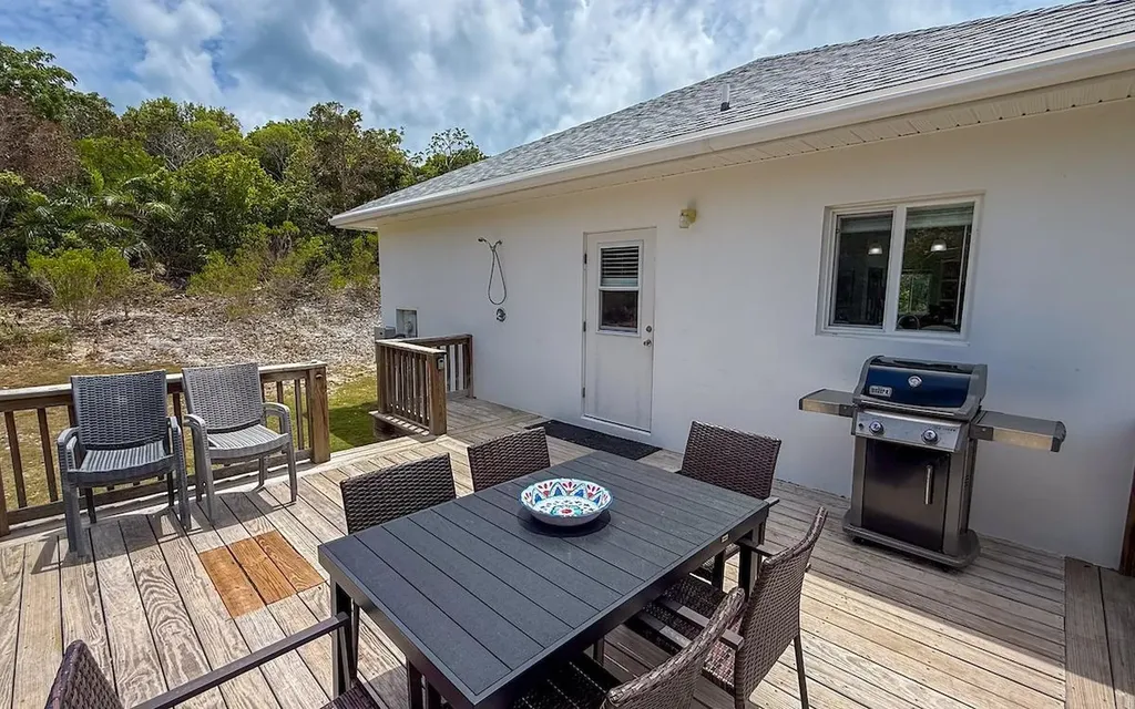 Tipsy Palm Villa, Ten Bay Eleuthera BS