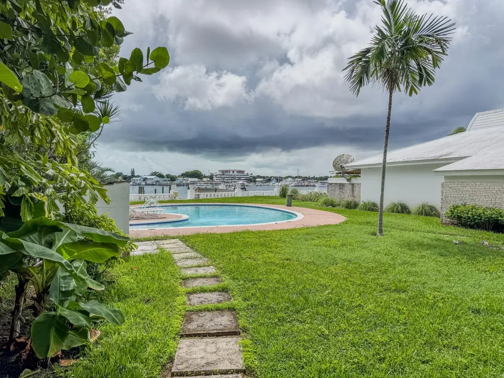 Harbour Colony Unit 6 New Providence Paradise Island BS