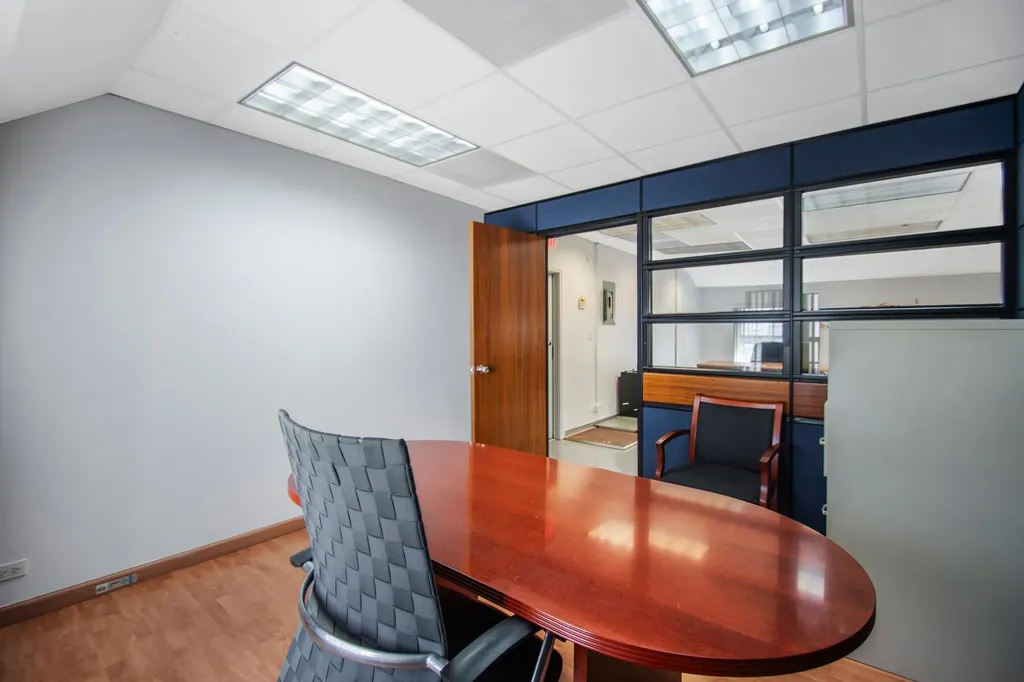 81 East Bay Street New Providence Paradise Island BS