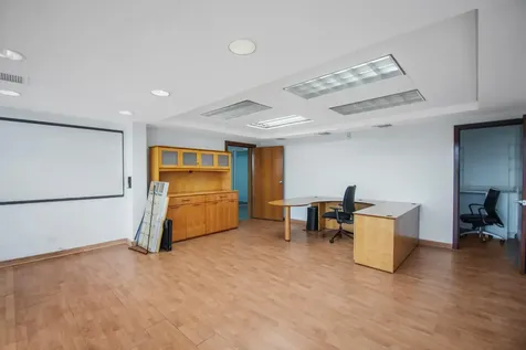 81 East Bay Street New Providence Paradise Island BS