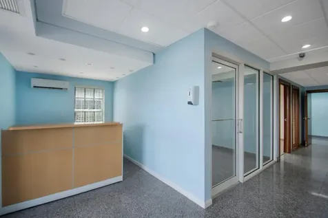 81 East Bay Street New Providence Paradise Island BS