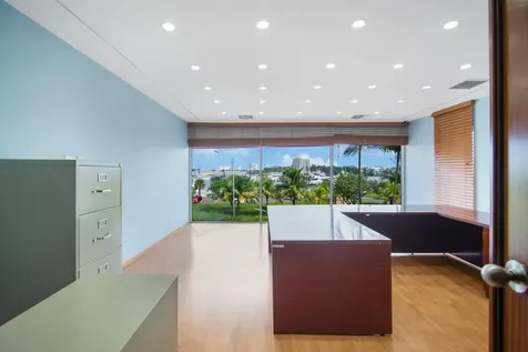 81 East Bay Street New Providence Paradise Island BS