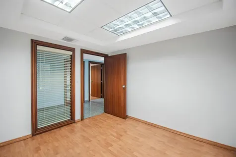 81 East Bay Street New Providence Paradise Island BS