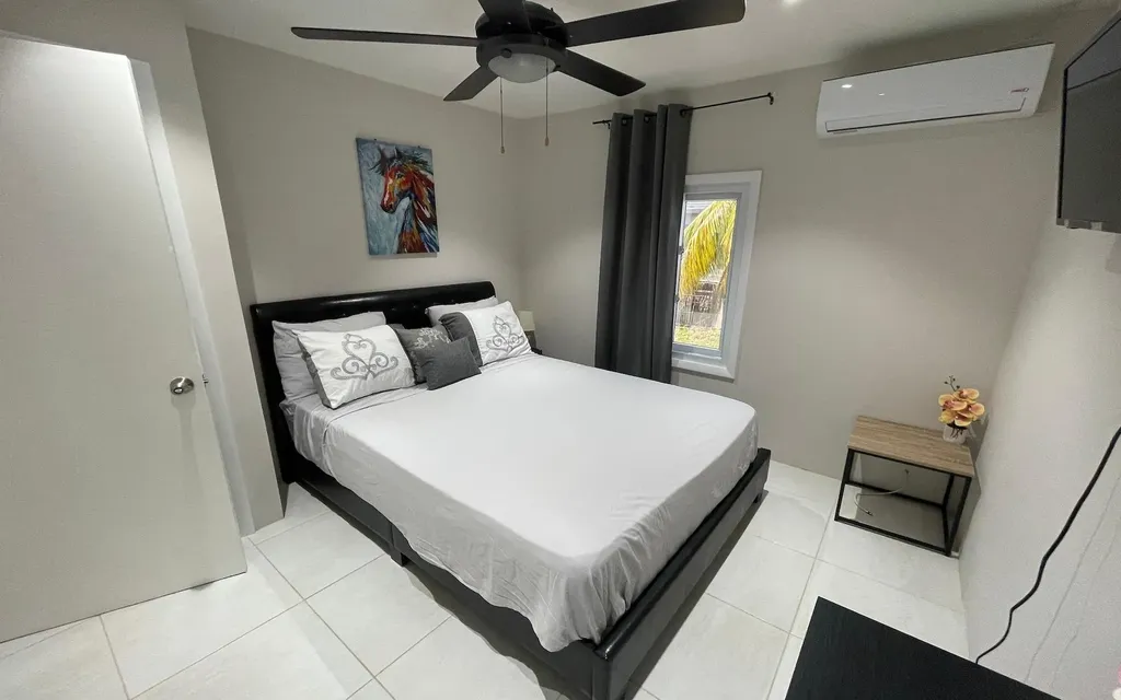 29 Street Alban's Drive New Providence Paradise Island BS