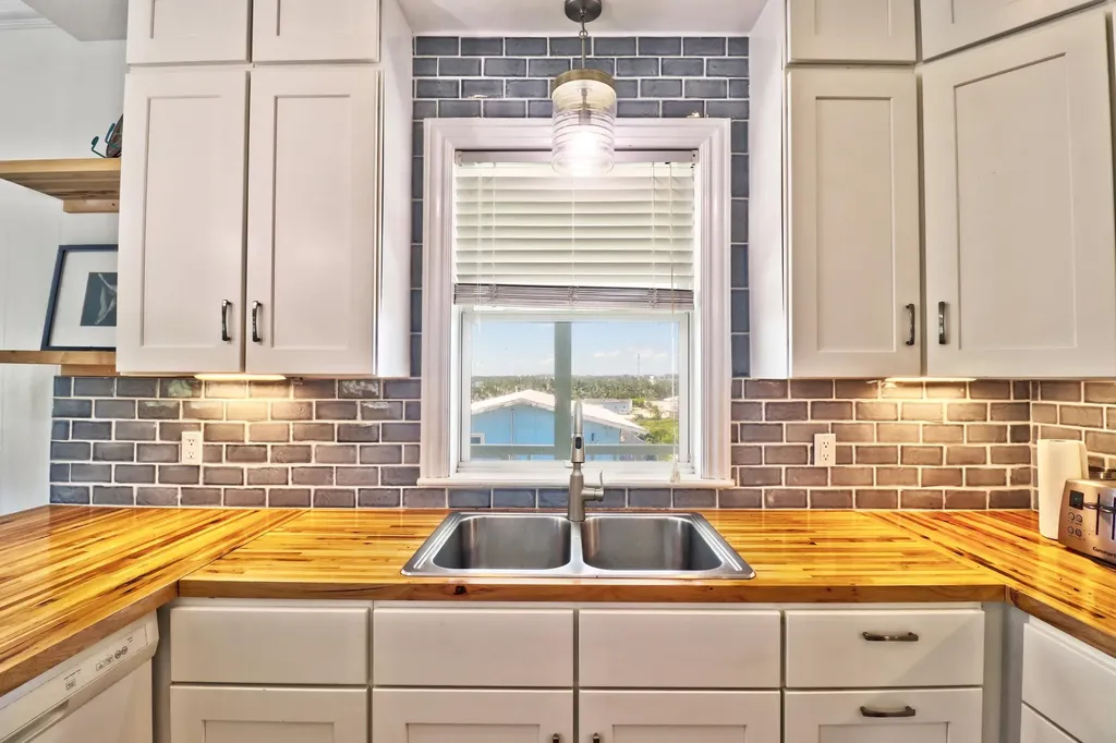 Alibi Alibi Abaco BS