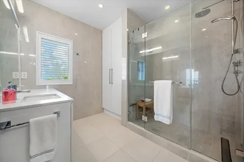 Caves Heights B4 New Providence Paradise Island BS