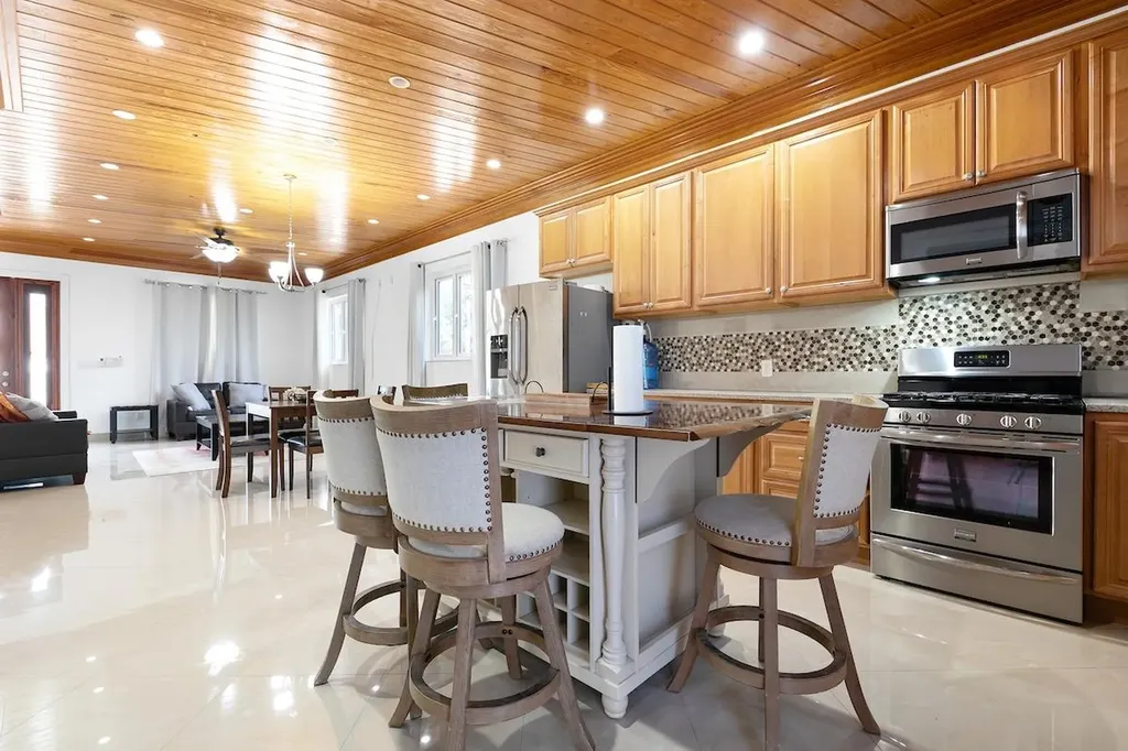 West Winds Kingfish Road New Providence Paradise Island BS