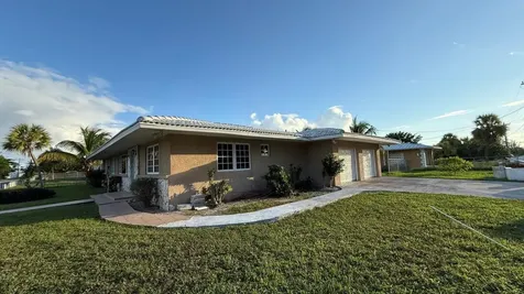 Seagrape Lane 18 Grand Bahama Freeport BS