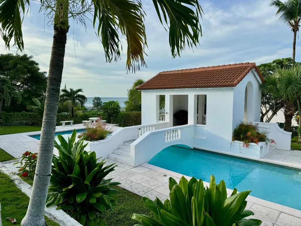 Tip Top Condominiums New Providence Paradise Island BS