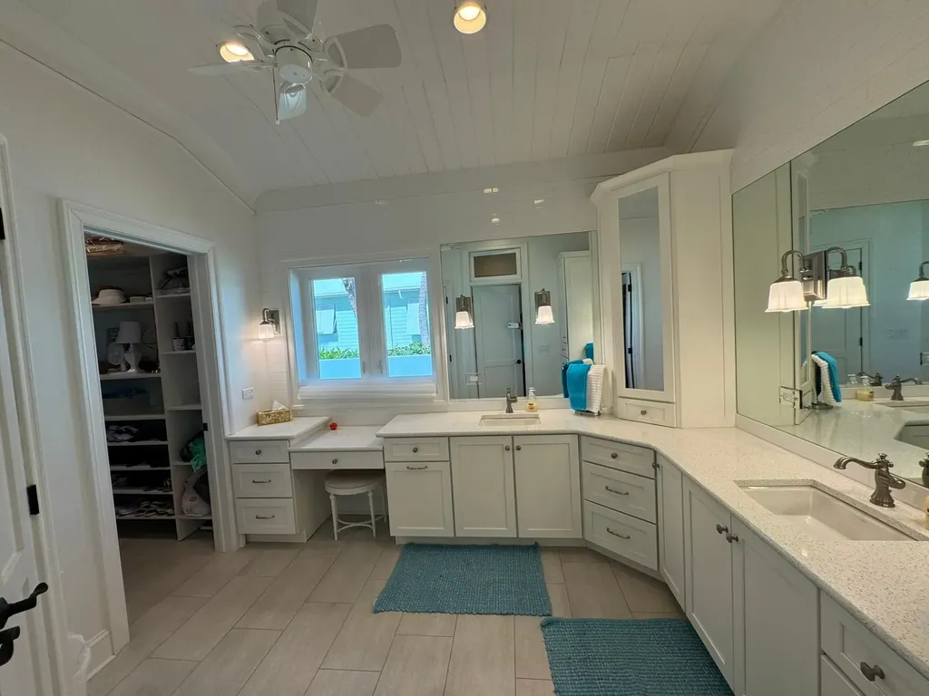 Pelican Bay Russel Island 44 Eleuthera BS