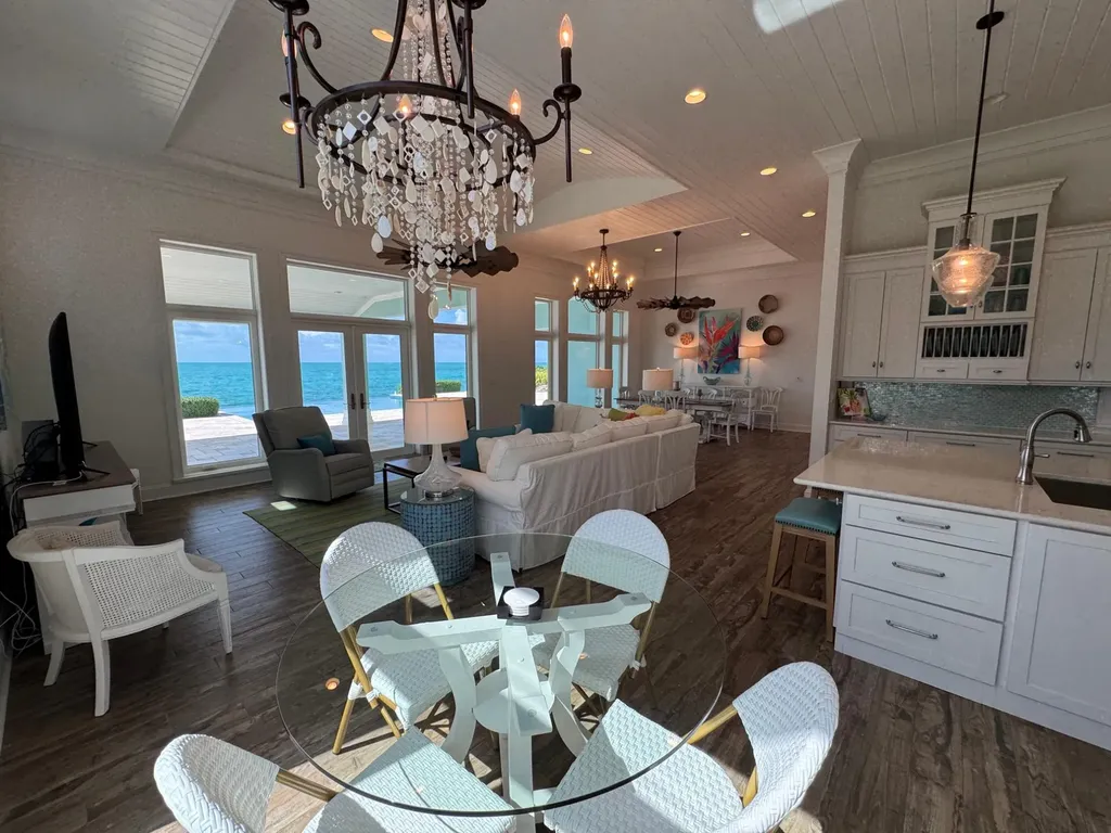 Pelican Bay Russel Island 44 Eleuthera BS