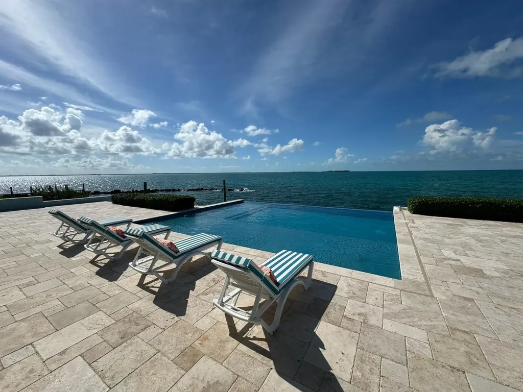 Pelican Bay Russel Island 44 Eleuthera BS