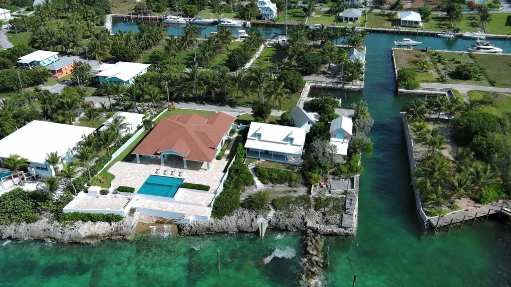 Pelican Bay Russel Island 44 Eleuthera BS