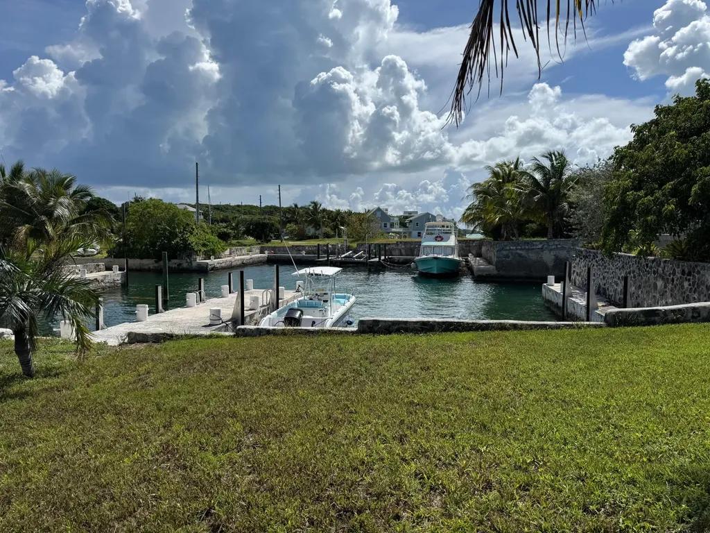 Pelican Bay Russel Island 44 Eleuthera BS