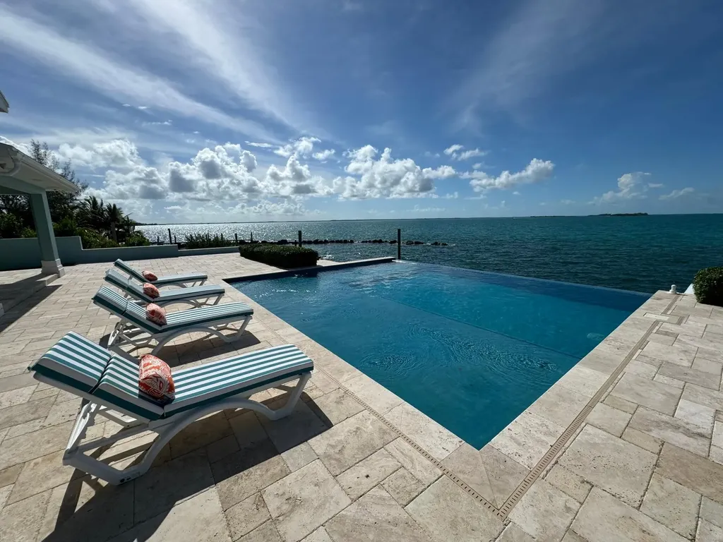 Pelican Bay Russel Island 44 Eleuthera BS