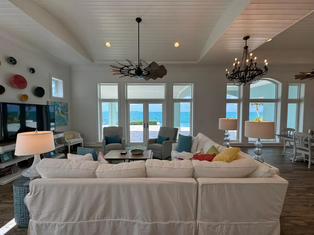 Pelican Bay Russel Island 44 Eleuthera BS