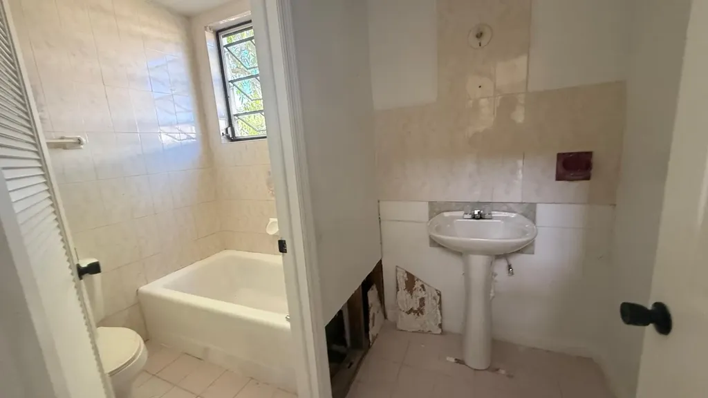 Easter Avenue 363 Grand Bahama Freeport BS