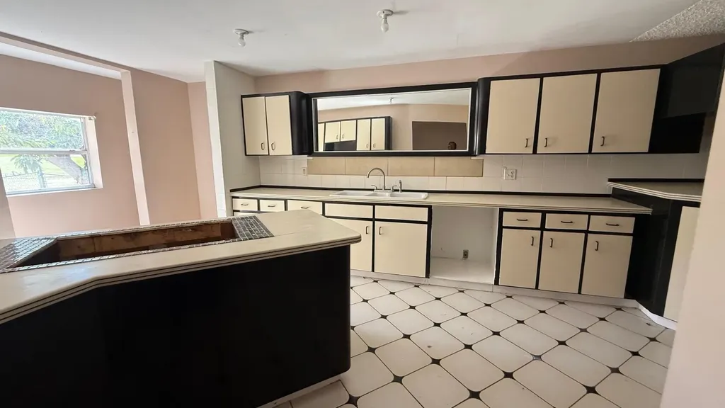 Easter Avenue 363 Grand Bahama Freeport BS