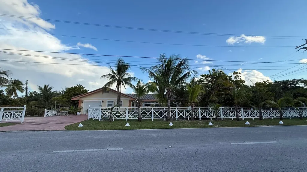 63 Sea Breeze Grand Bahama Freeport BS