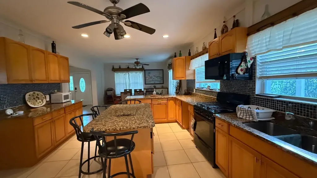 63 Sea Breeze Grand Bahama Freeport BS