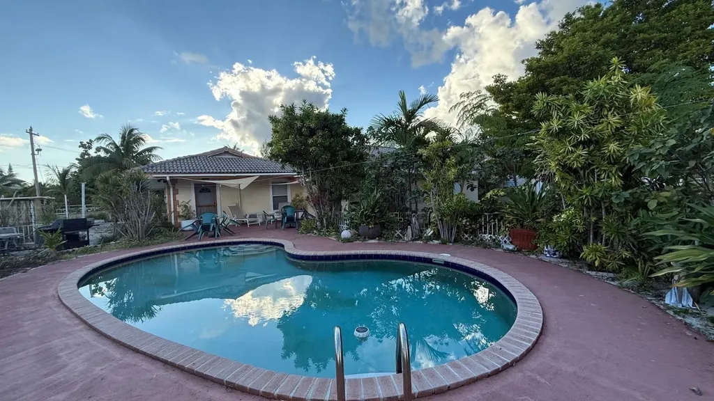 63 Sea Breeze Grand Bahama Freeport BS