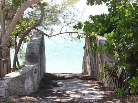 Seagrape Drive 34 Abaco BS