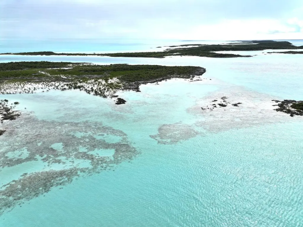 Gold Ring Cay Exuma BS