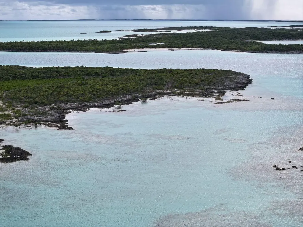 Gold Ring Cay Exuma BS