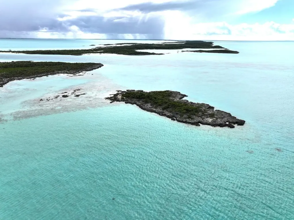Gold Ring Cay Exuma BS