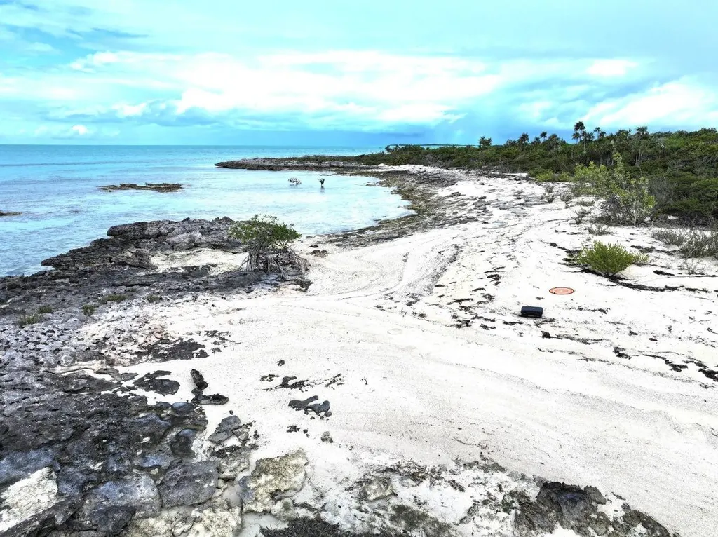 Gold Ring Cay Exuma BS