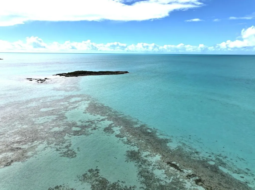 Gold Ring Cay Exuma BS