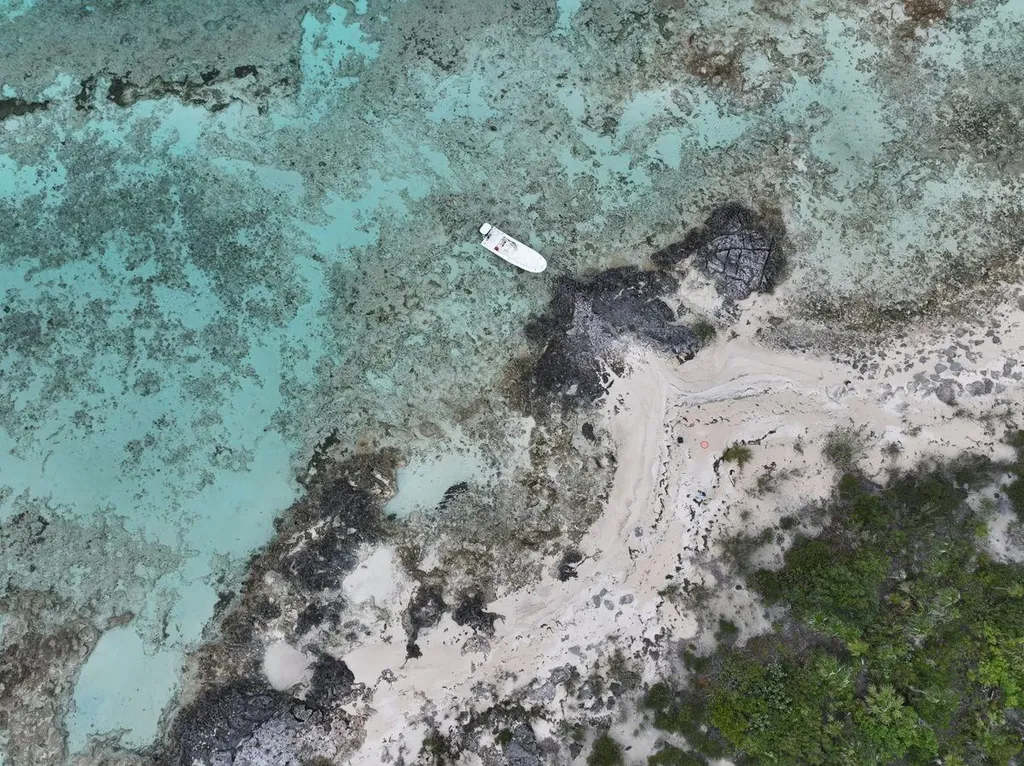 Gold Ring Cay Exuma BS