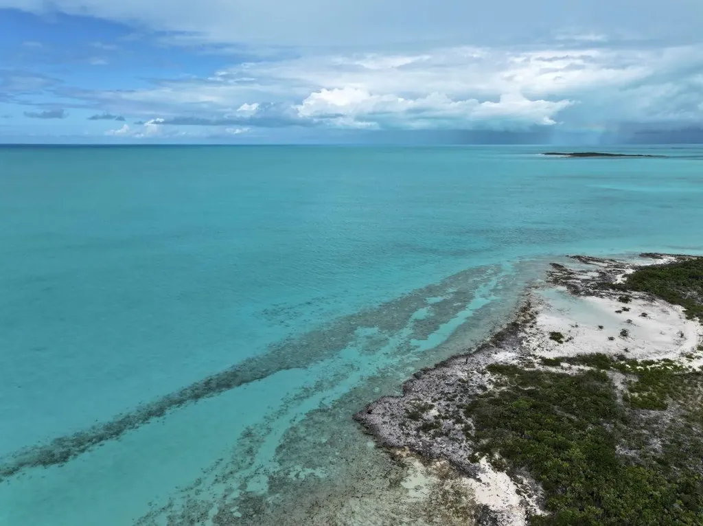 Gold Ring Cay Exuma BS