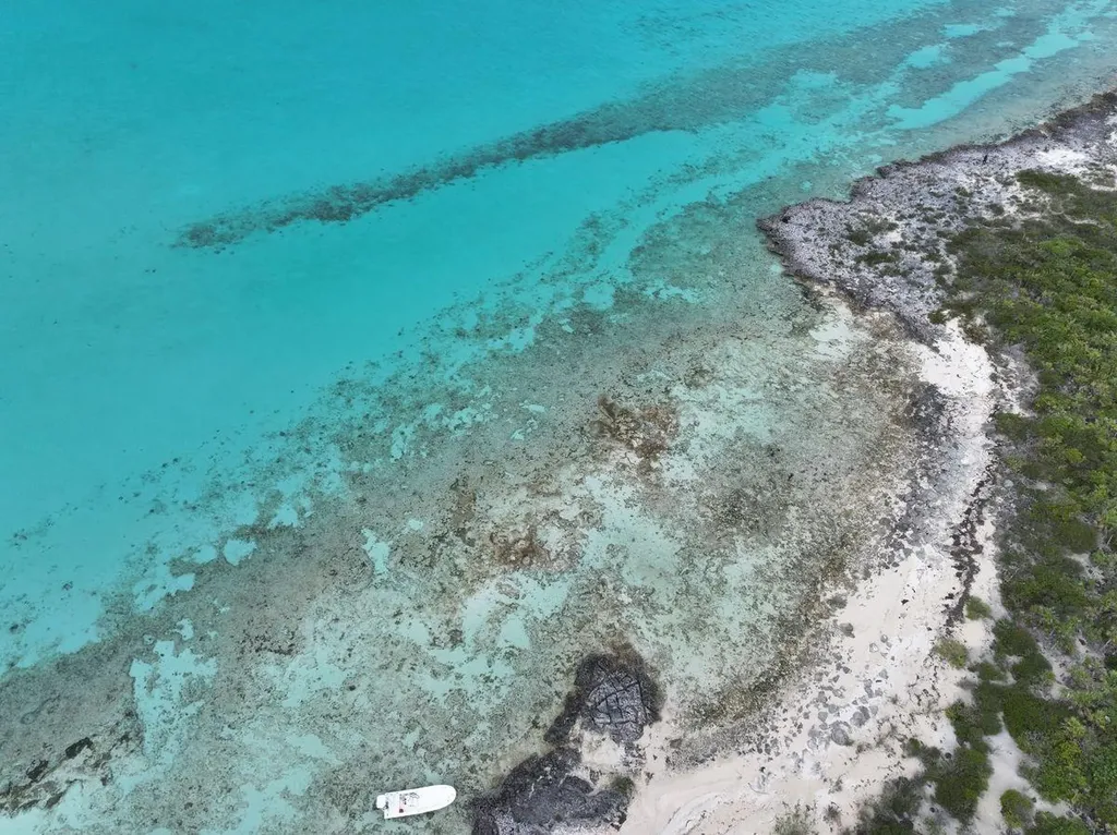 Gold Ring Cay Exuma BS